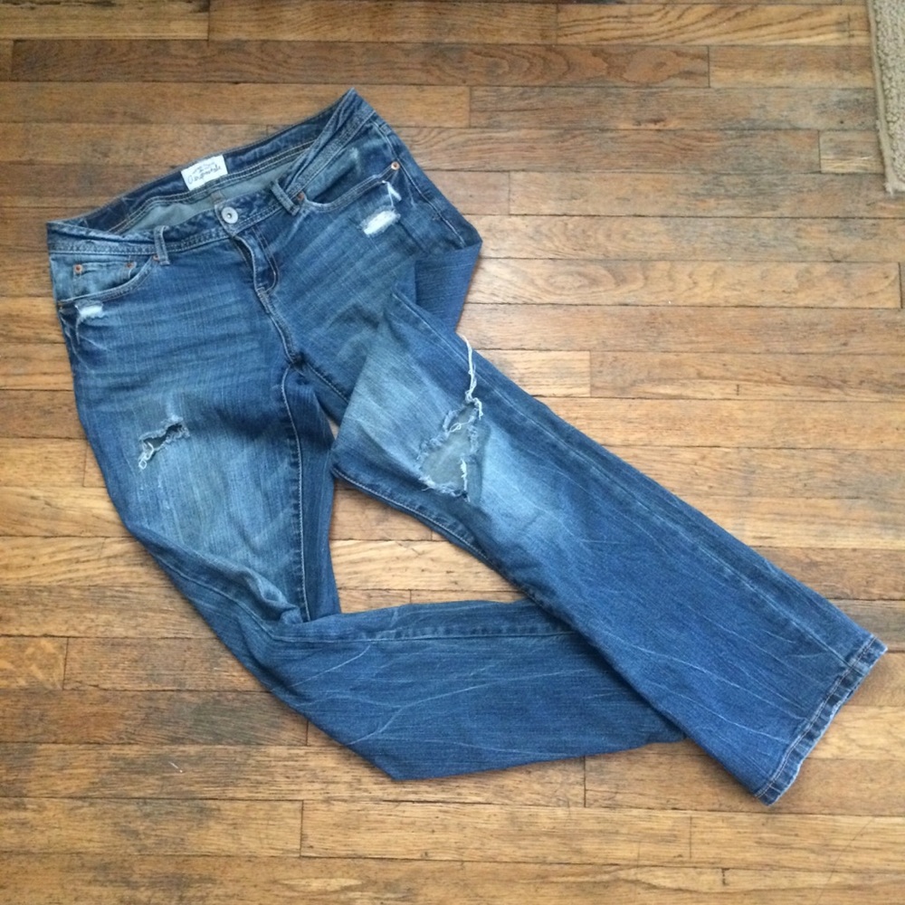 AERO RIPPED JEANS